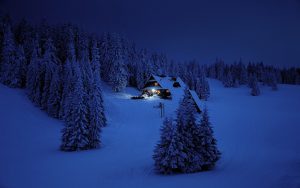 chalet dans la neige, night view, house in the snow