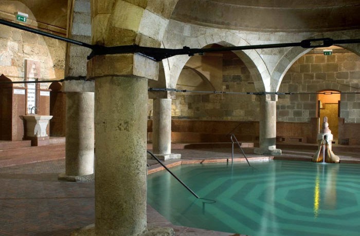 5 Offbeat Experiences to Do in Budapest,The Rudas Baths: Make a Splash Like a Pacha 